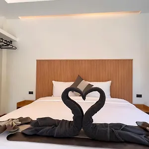 Prukrom Lanta Ko Lanta